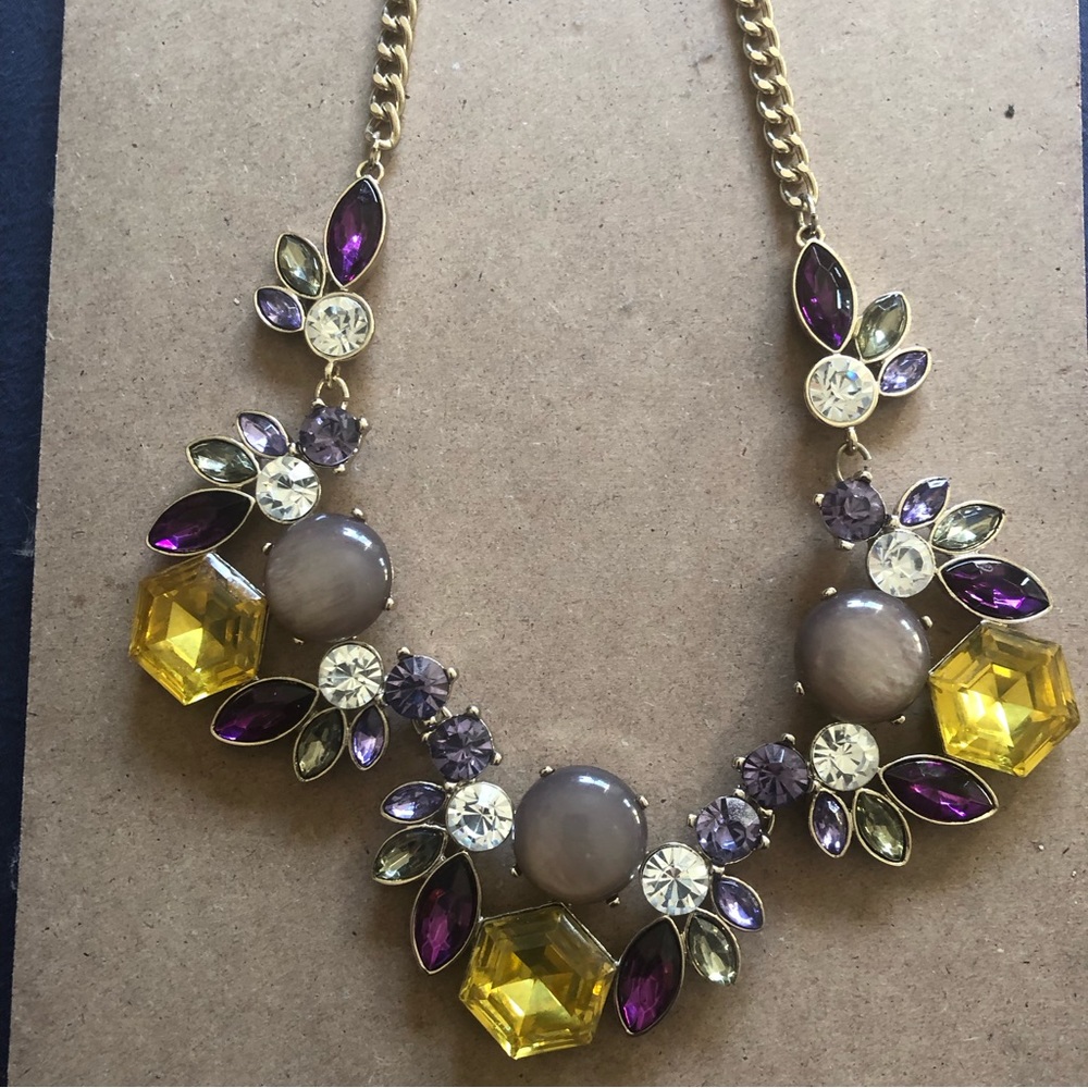 Multi color, multi shape gold necklace